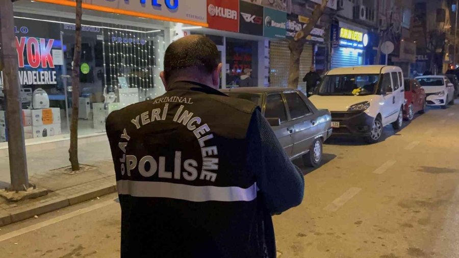 Park Halindeki 3 Araç Maganda Kurşununa Hedef Oldu