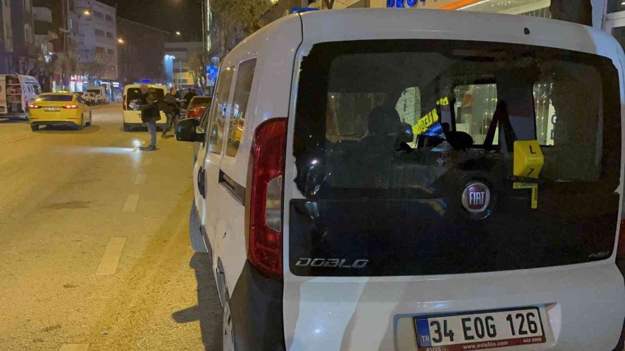 Park Halindeki 3 Araç Maganda Kurşununa Hedef Oldu