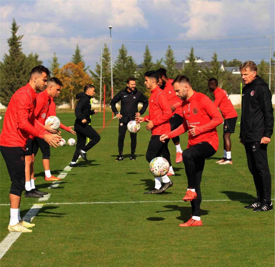 Fta Antalyaspor, Galatasaray Maçı Hazırlıklarına Başladı