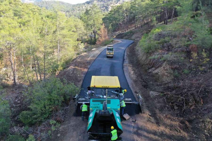 Kaş Belediyesinden Dirgenler-ortabağ-gürsu Yoluna Sıcak Asfalt