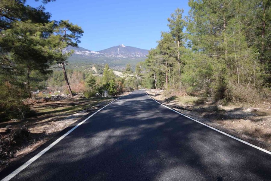 Kaş Belediyesinden Dirgenler-ortabağ-gürsu Yoluna Sıcak Asfalt