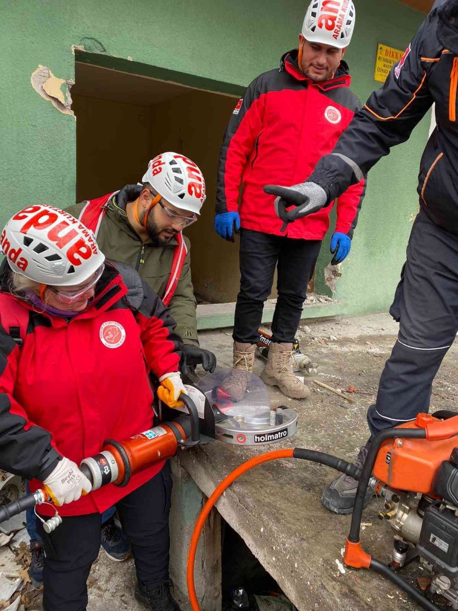 Afad’ın ‘gönüllü Yardımcıları’