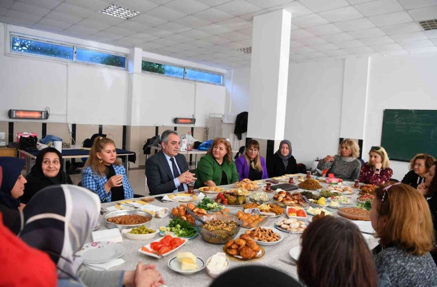 Esen: Üretimi Ve Üreteni Destekliyoruz