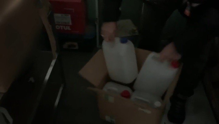 Tornacı Ürettiği Sahte Alkolleri Bandrol Yapıştırarak Orijinal Diye Satmış