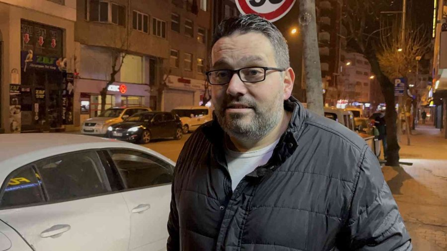 Park Halindeki 3 Araç Maganda Kurşununa Hedef Oldu