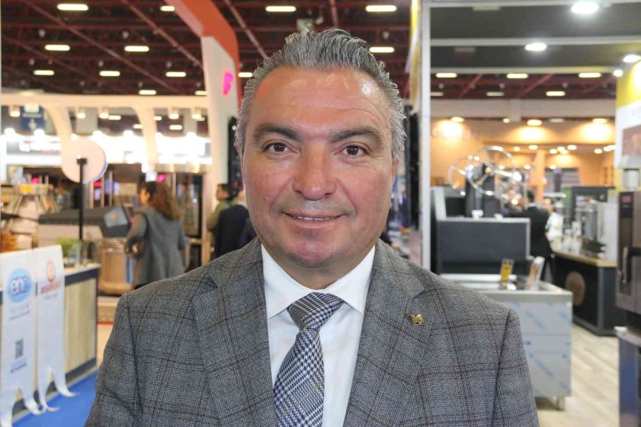 Pandemide Dışarı Çıkamayan Yaşlı Turistler, Tatil İçin Türkiye’ye Akın Ediyor