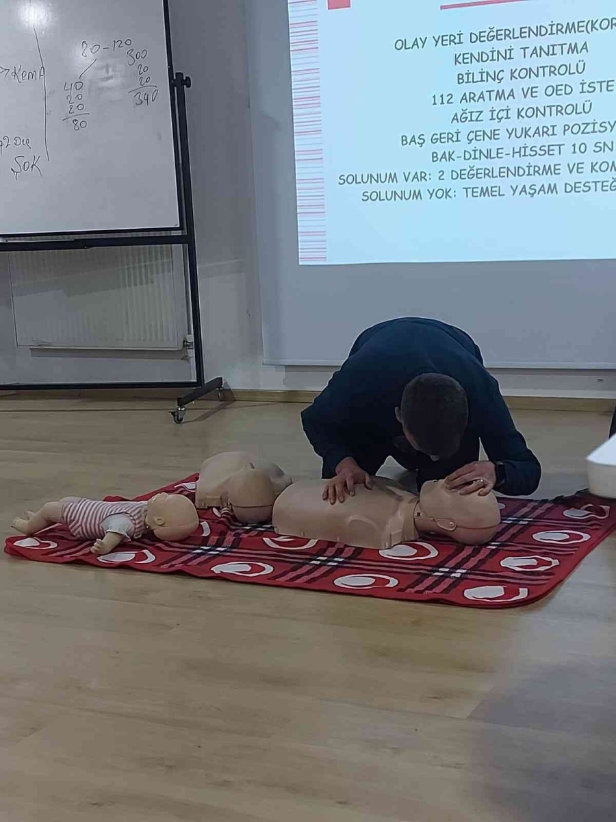 Motosiklet Kullanıcıları Kızılay’dan İlkyardım Eğitimi Aldı