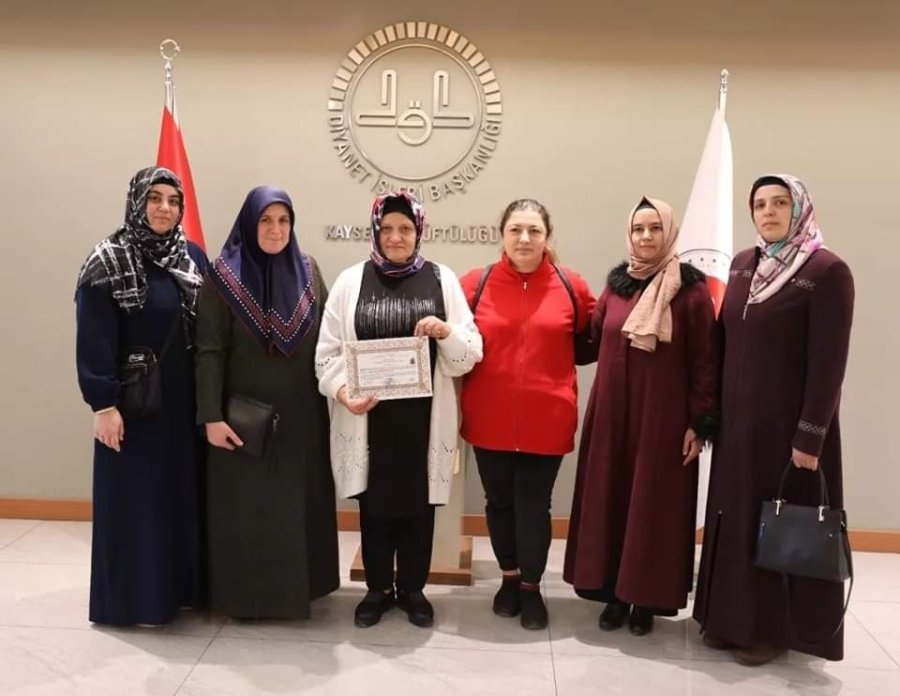 6’ncı Kattan Düştü, İyileşince Müslüman Oldu