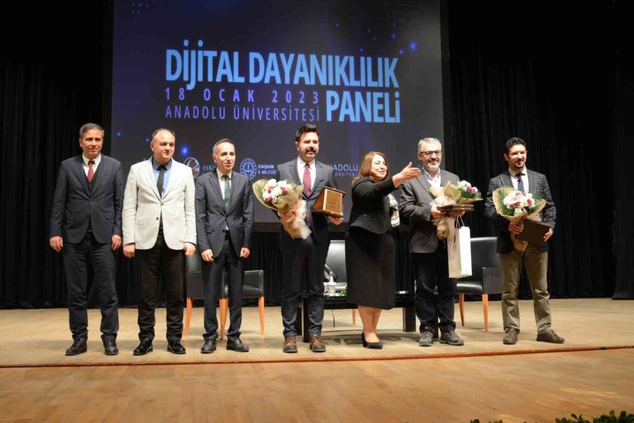 Anadolu Üniversitesinde “dijital Dayanıklılık Paneli” Gerçekleştirildi