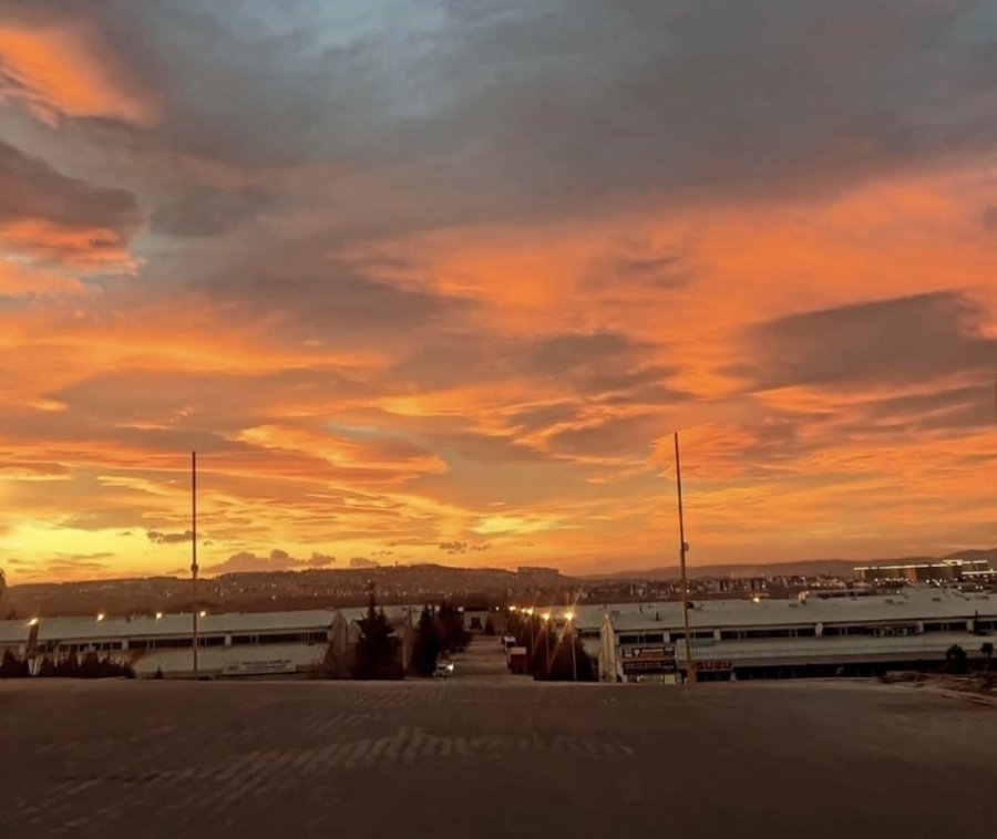 Eskişehir’de Gün Batımında Görsel Şölen Oluştu