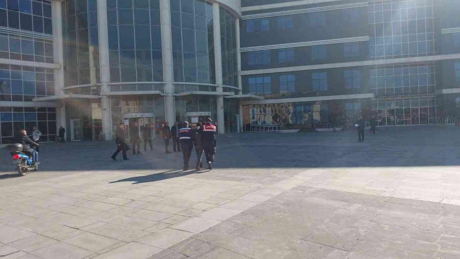 Deaş Üyesi Şahıs Jandarmadan Kaçamadı