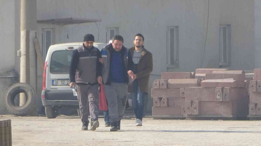 Çatıdan Düşen Genç İşçi Hayatını Kaybetti