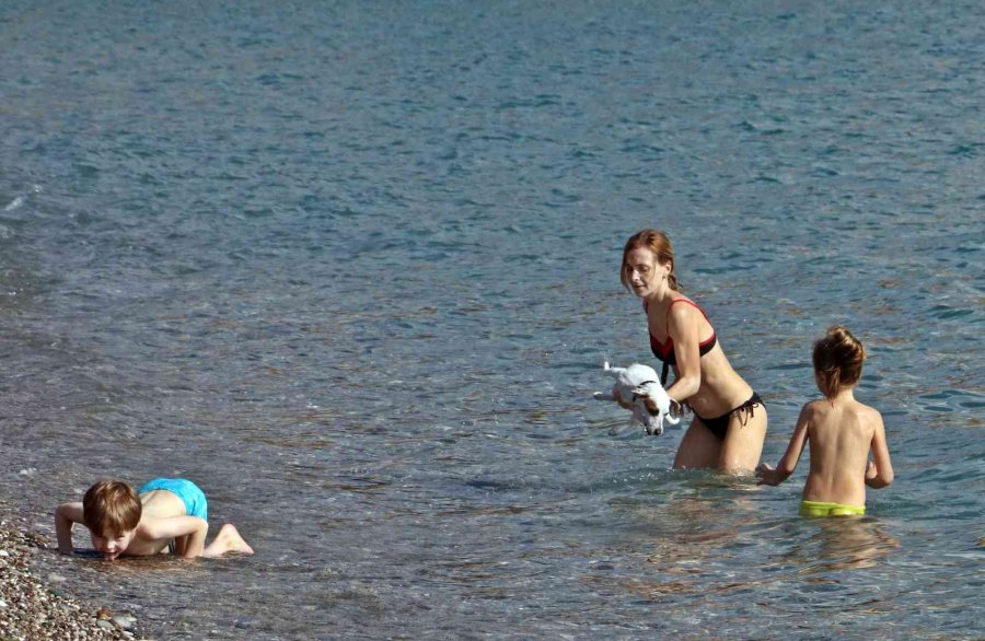 Türkiye Soğuk Hava Dalgasına Hazırlanırken, Antalya’dan Kıskandıran Görüntüler