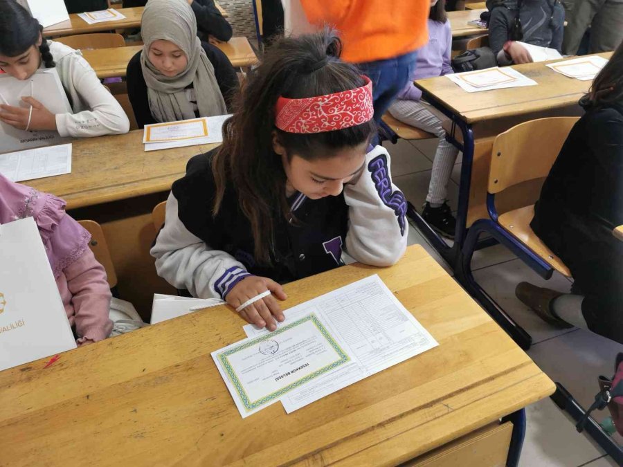 Aksaray’da 91 Bin 745 Öğrenci Yarıyıl Karnesini Aldı