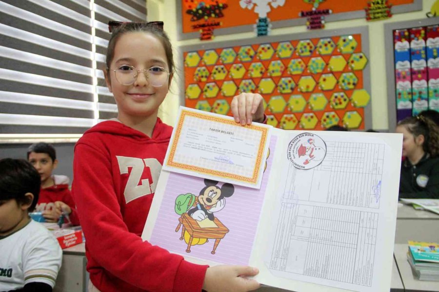 Antalya’da 492 Bin Öğrenci Karne Aldı