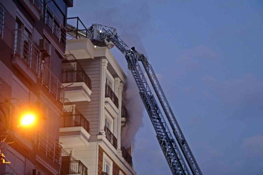 Antalya’da Evde Yangın Faciası: 2 Ölü