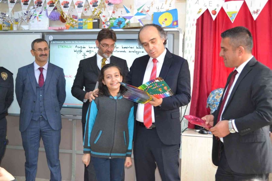 Korkuteli’nde 9 Bin 462 Öğrenci Karne Aldı