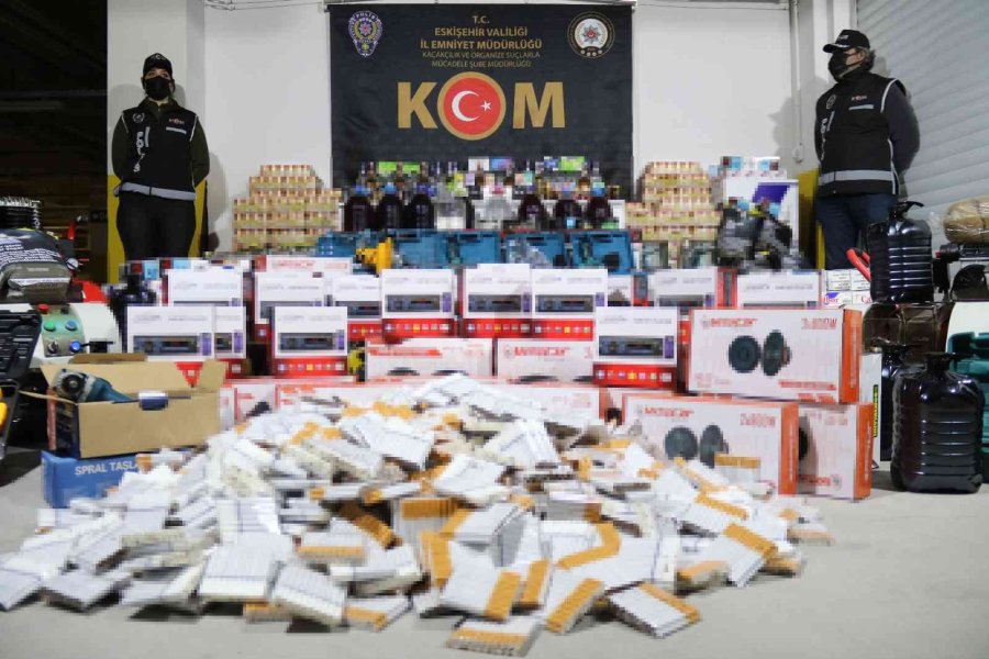 Kaçakçılarla Mücadelede Yüz Binlerce Ürün Ele Geçirildi