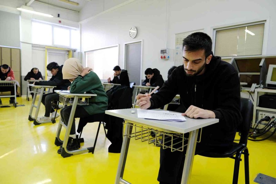 Megem’in İş Garantili Kursuna Yoğun Başvuru Var