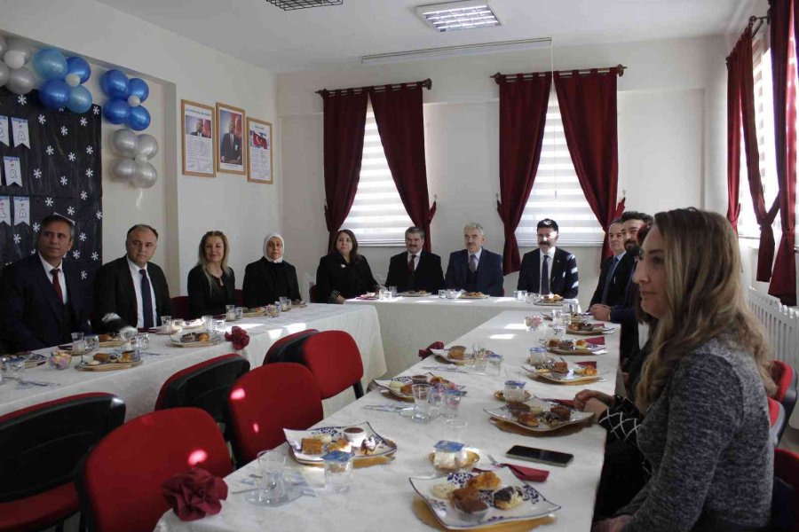 Özel Gereksinimli Öğrencilerin Karne Heyecanı