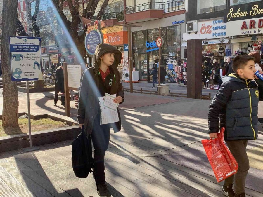 Karnesini Alan Park Ve Oyun Alanlarını Doldurdu