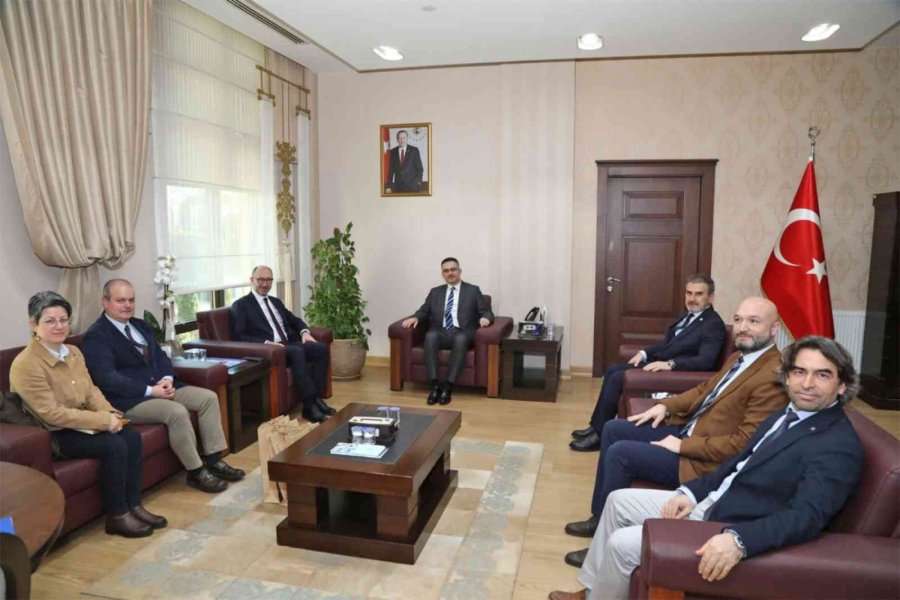 Rektör Erdal’dan İkaf’23 Çerçevesinde Rektör Kılavuz Ve Rektör Çağlar’a Ziyaret