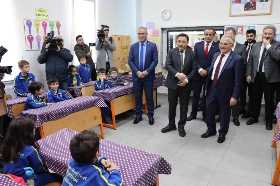 Kayseri’de 333 Bin 905 Öğrenci Karne Heyecanı Yaşadı