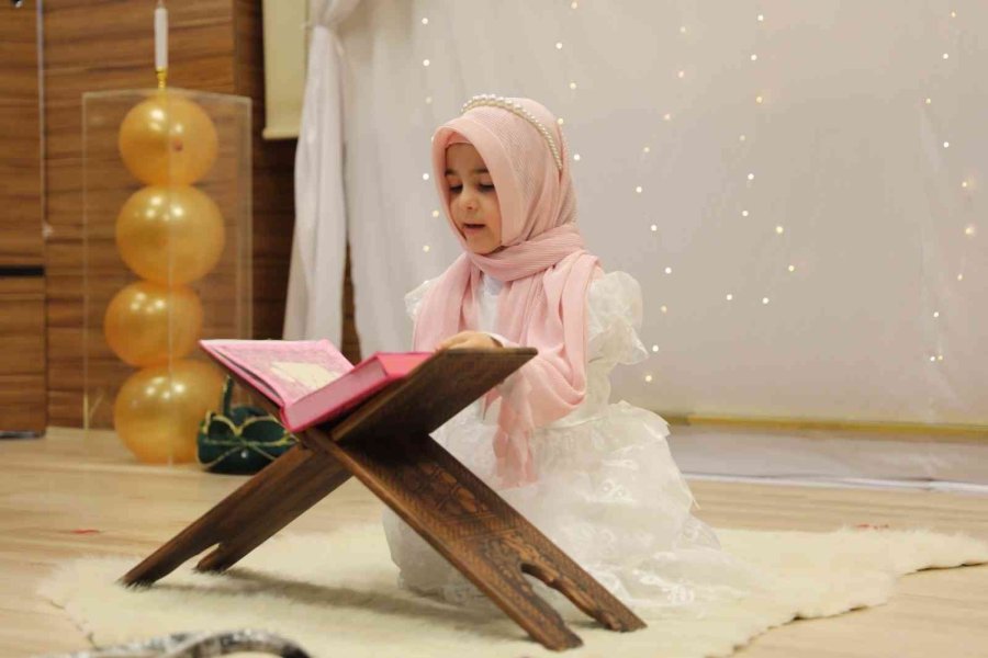 Kur’an Kurslarındaki Minik Öğrencilerin Karne Heyecanı