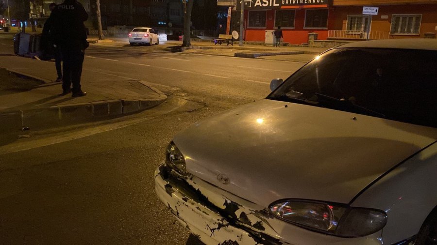 Otomobil İle Moped Çarpıştı:1 Yaralı