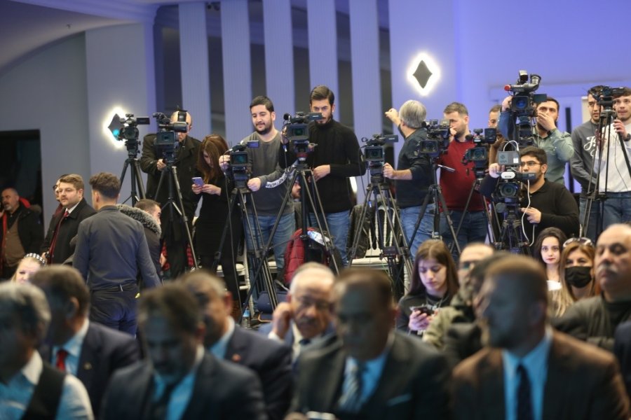 Başkan Çolakbayrakdar: "şehri Geleceğe Taşıyacak Bir Vizyon İle Çalışıyoruz"