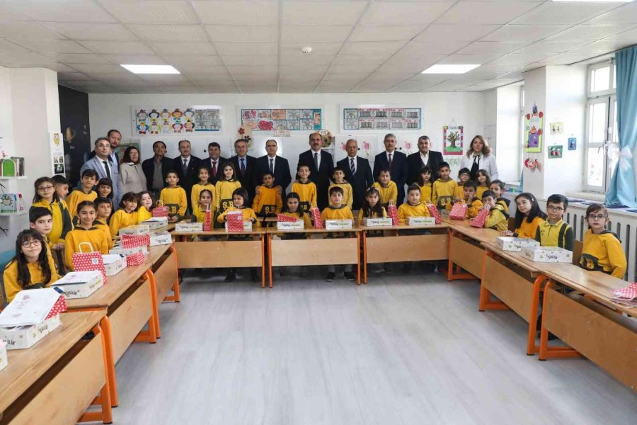 Konya’da 496 Bin 108 Öğrenci Karne Heyecanı Yaşadı