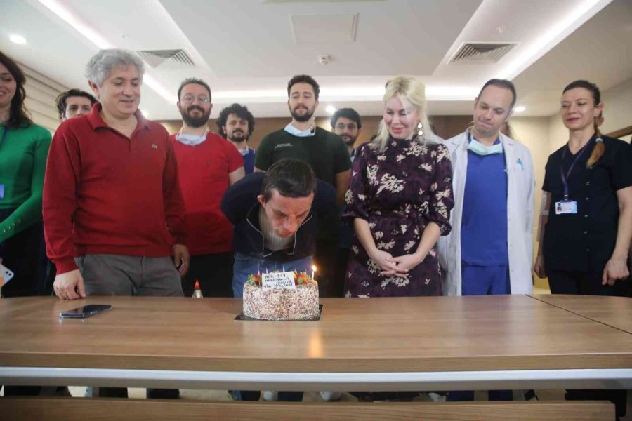 Türkiye’nin İlk Yüz Nakillisi Uğur Acar, 11. Yılını Kutladı