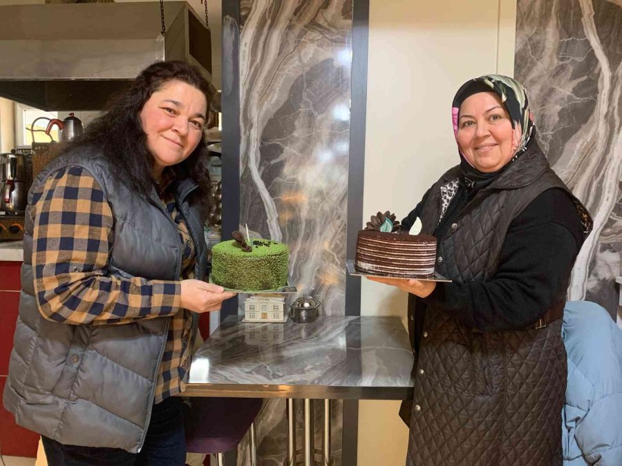 “askıda Pasta” Projesi Başlatan Yardımseverler Yüzlerce Çocuğun İçlerini Isıtıyor