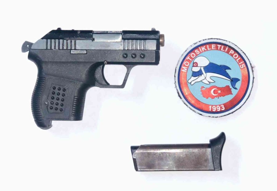 Antalya’da Toplam 84 Yıl Hapis Cezasıyla Aranan 5 Firari Yakalandı