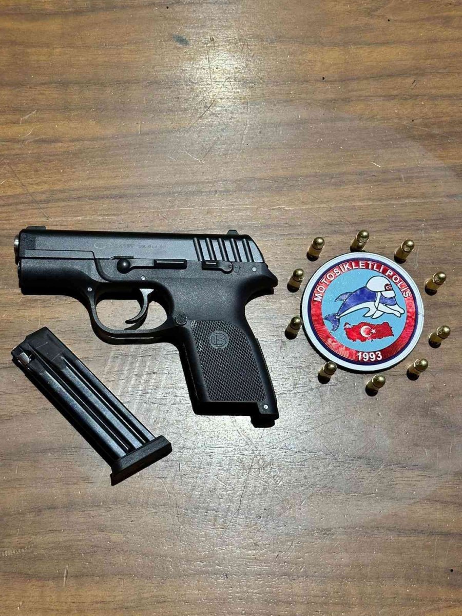 Antalya’da Toplam 84 Yıl Hapis Cezasıyla Aranan 5 Firari Yakalandı