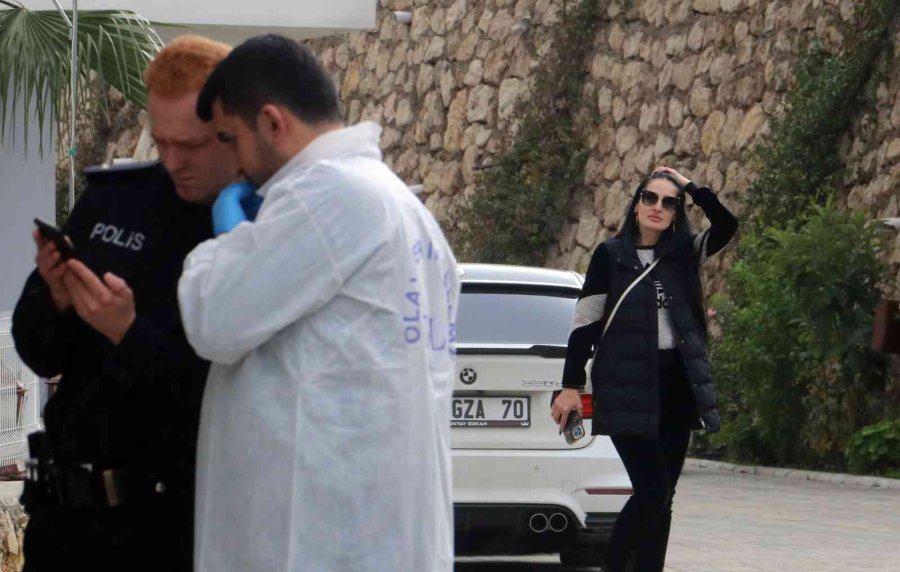 Rus Kadının Satışa Çıkardığı Milyonluk Lüks Otomobili Kundaklandı