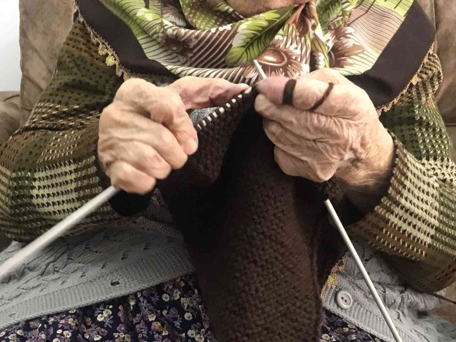 Eline Sağlık Şerife Teyze