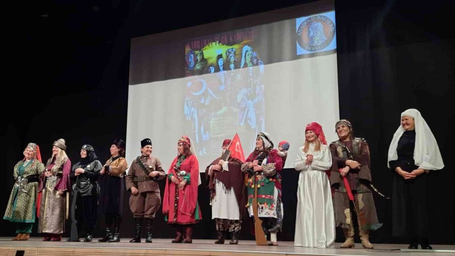 ‘kahraman Türk Kadınları’ Belgesel Gösterisi Öğrencilerle Buluşmaya Devam Ediyor