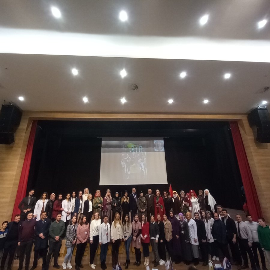 ‘kahraman Türk Kadınları’ Belgesel Gösterisi Öğrencilerle Buluşmaya Devam Ediyor