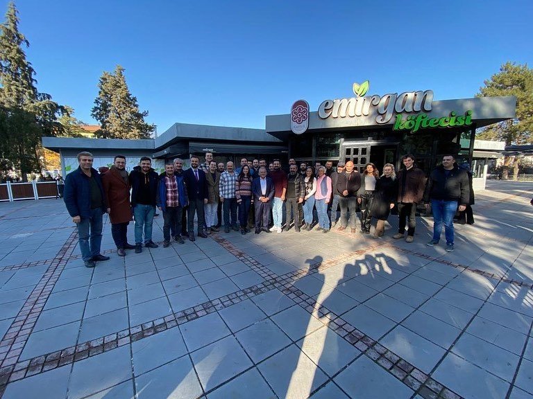 Başkan Büyükkılıç, Erzurum Devlet Tiyatrosu Sanatçıları İle Bir Araya Geldi