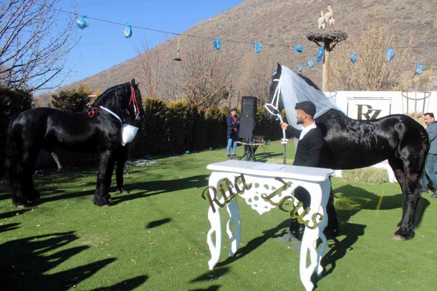 Bu Düğün Diğerlerinden Çok Farklı