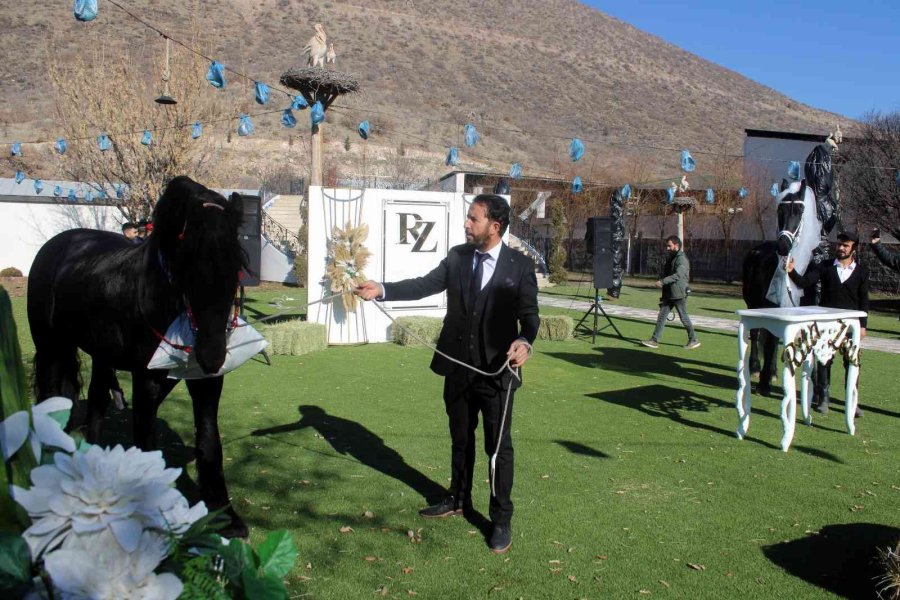 Bu Düğün Diğerlerinden Çok Farklı