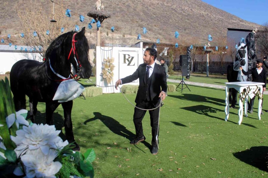 Bu Düğün Diğerlerinden Çok Farklı