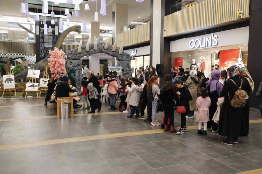 Çocuklar Kumsmall’da Ço Mutlu