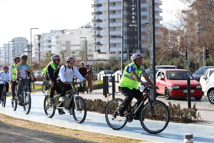 Görme Engelliler Farkındalık Oluşturmak Amacıyla Pedal Çevirdi