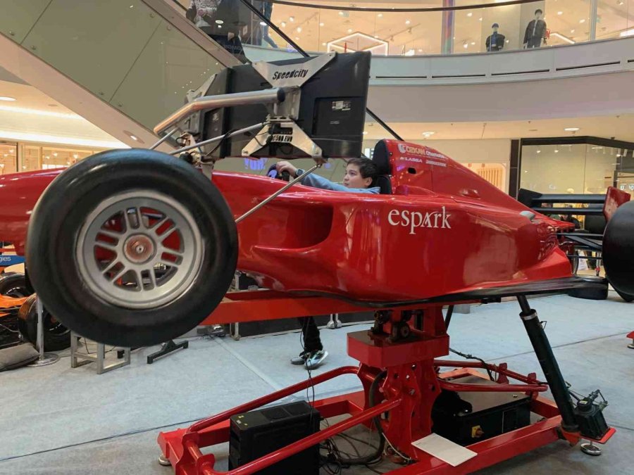 Alışveriş Yapmaya Gelen Ziyaretçiler Pistin Tozunu Arttırdılar