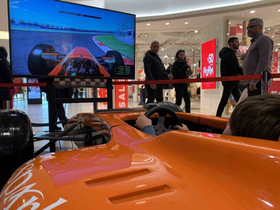 Alışveriş Yapmaya Gelen Ziyaretçiler Pistin Tozunu Arttırdılar