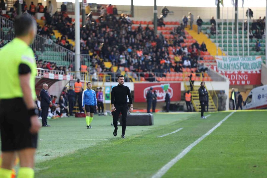 Spor Toto Süper Lig: Alanyaspor: 1 Fatih Karagümrük:0 (ilk Yarı)