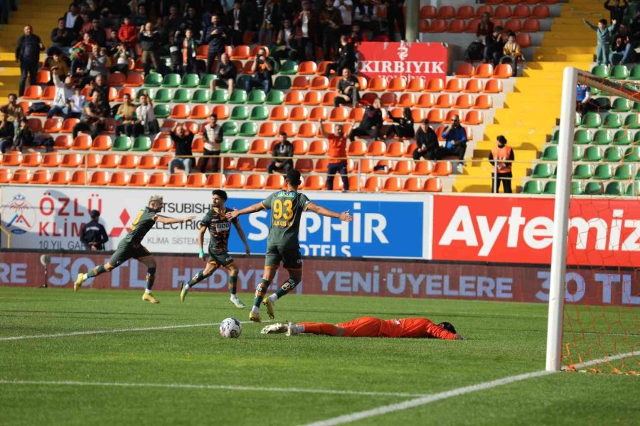 Spor Toto Süper Lig: Alanyaspor: 1 Fatih Karagümrük:0 (ilk Yarı)