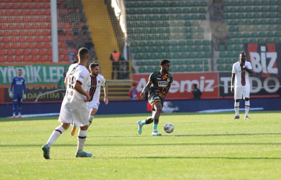 Spor Toto Süper Lig: Alanyaspor: 1 Fatih Karagümrük:0 (ilk Yarı)